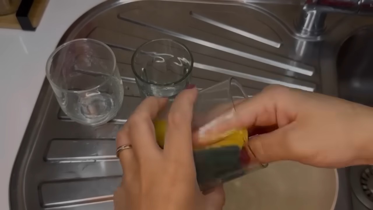 Salt and vinegar cleaning