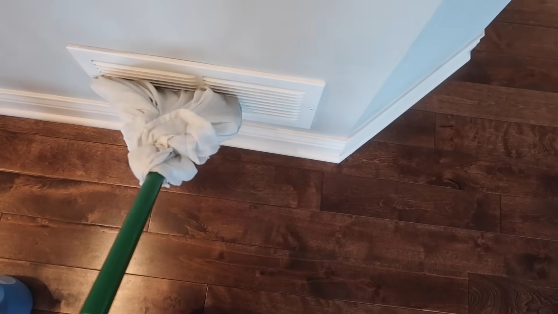 DIY Dust Repellent Baseboard Rub