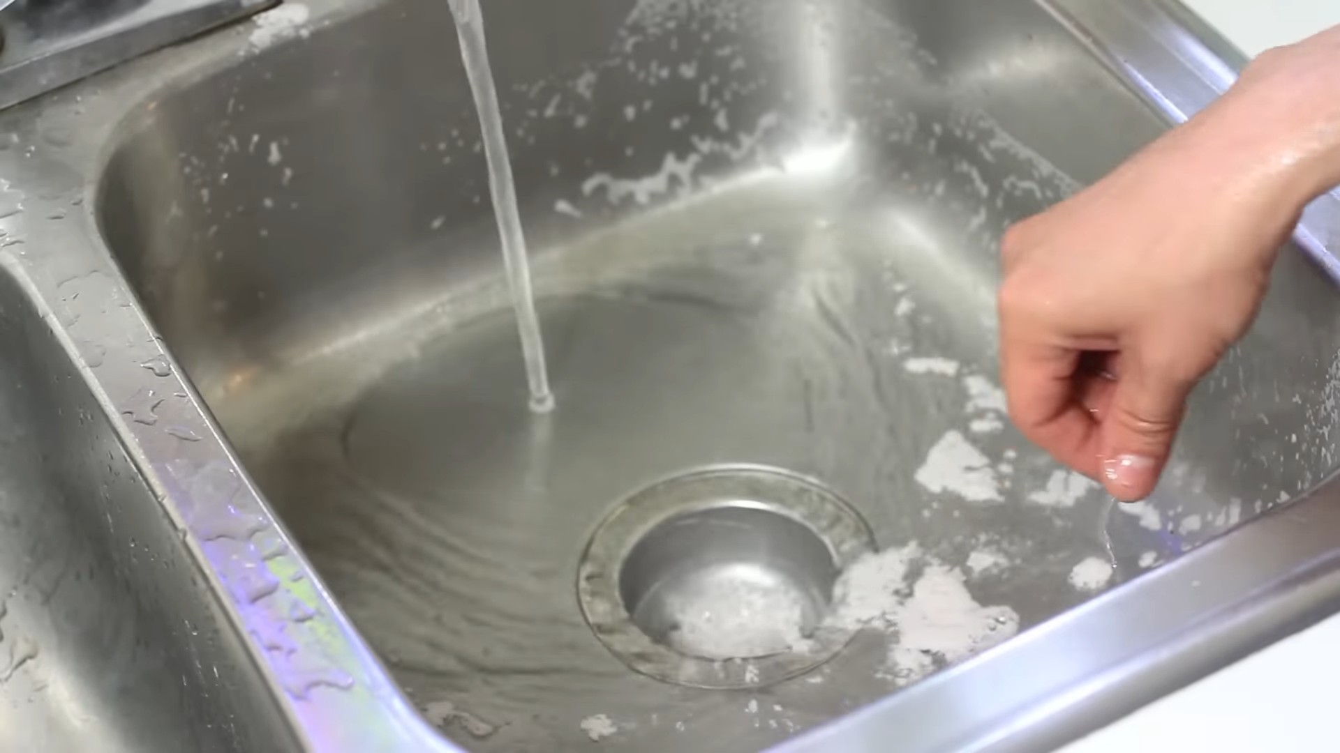 White vinegar cleaning tricks