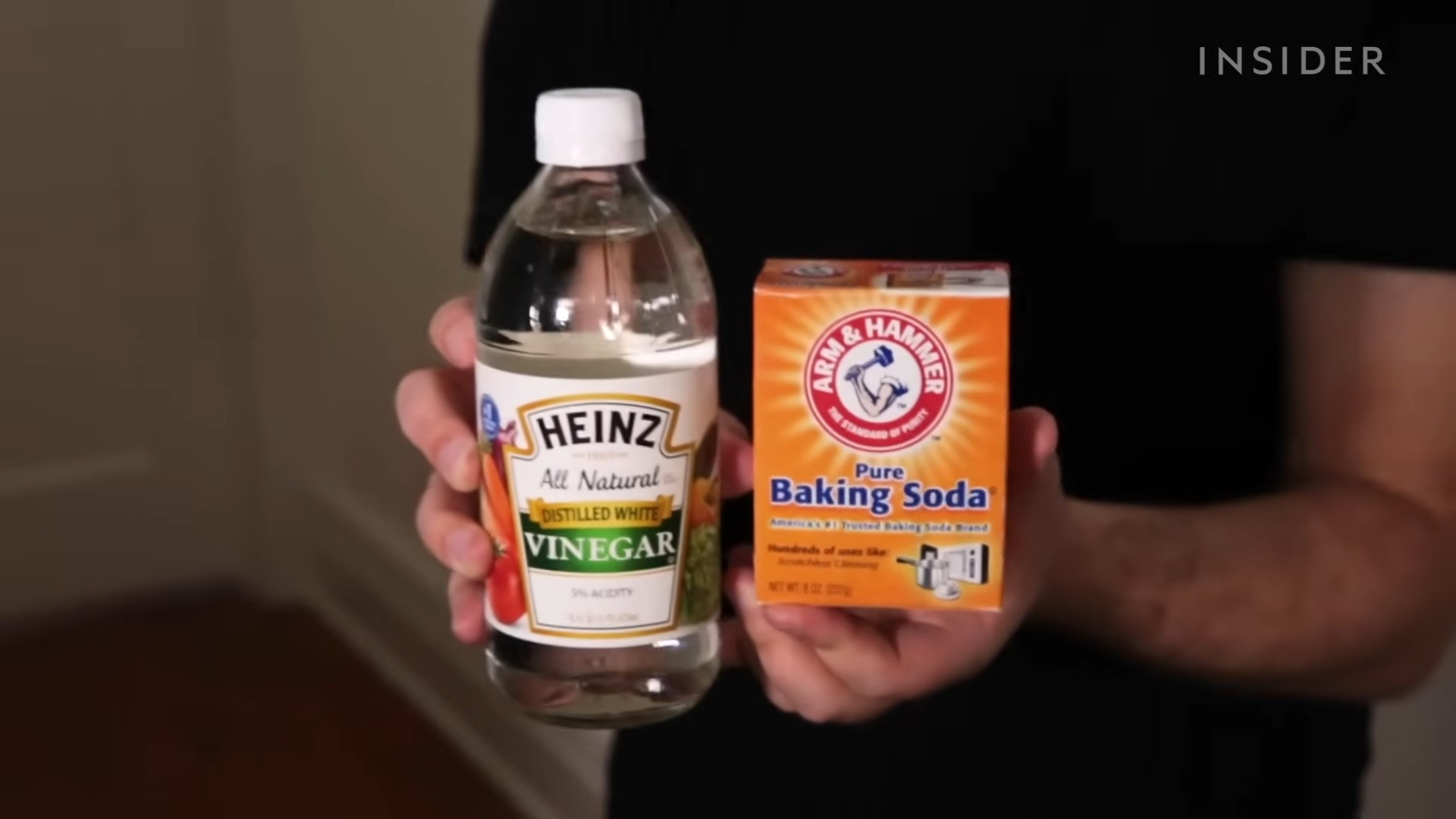 Clean oven baking soda vinegar
