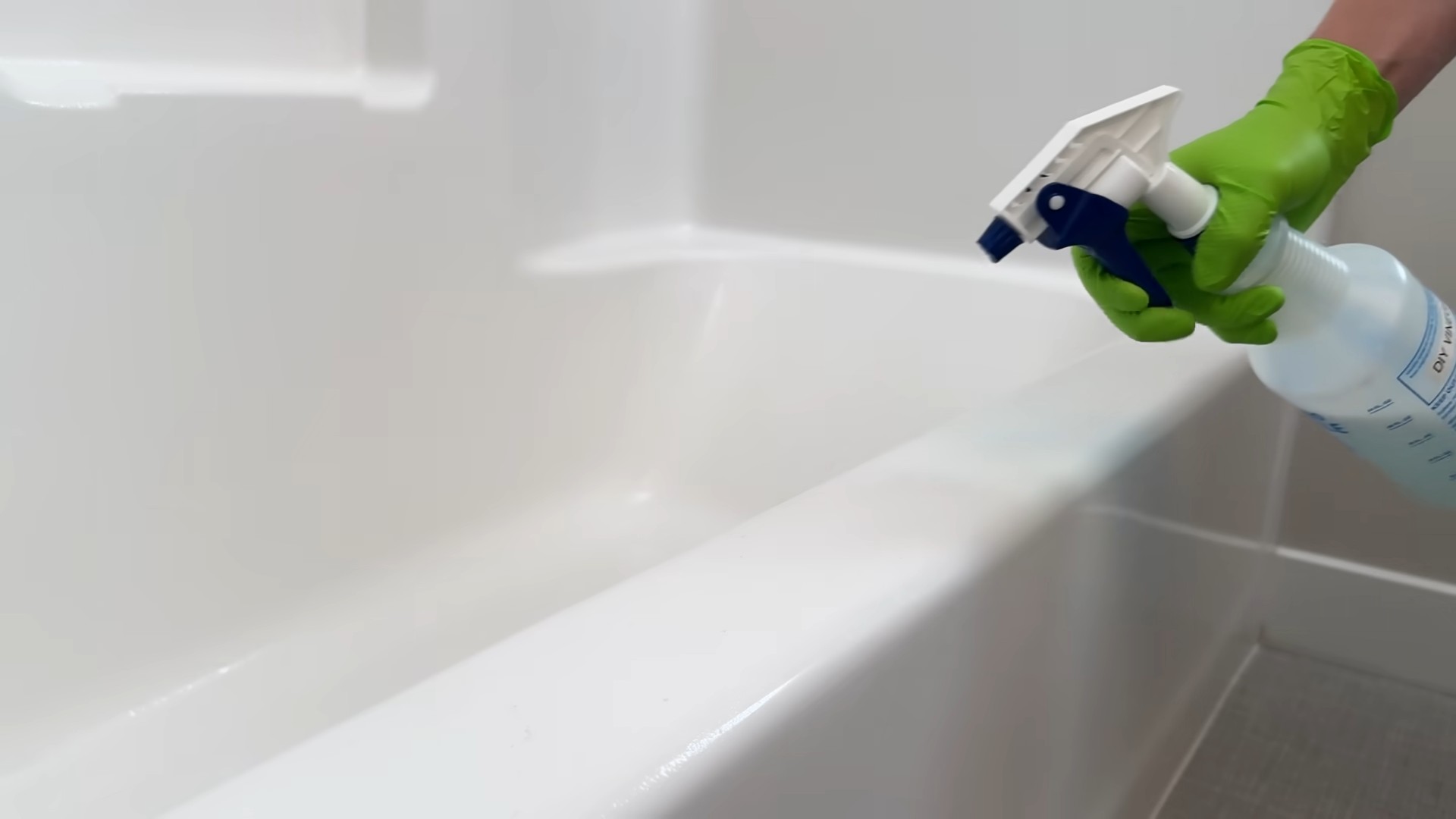 Clean Shower and Tub