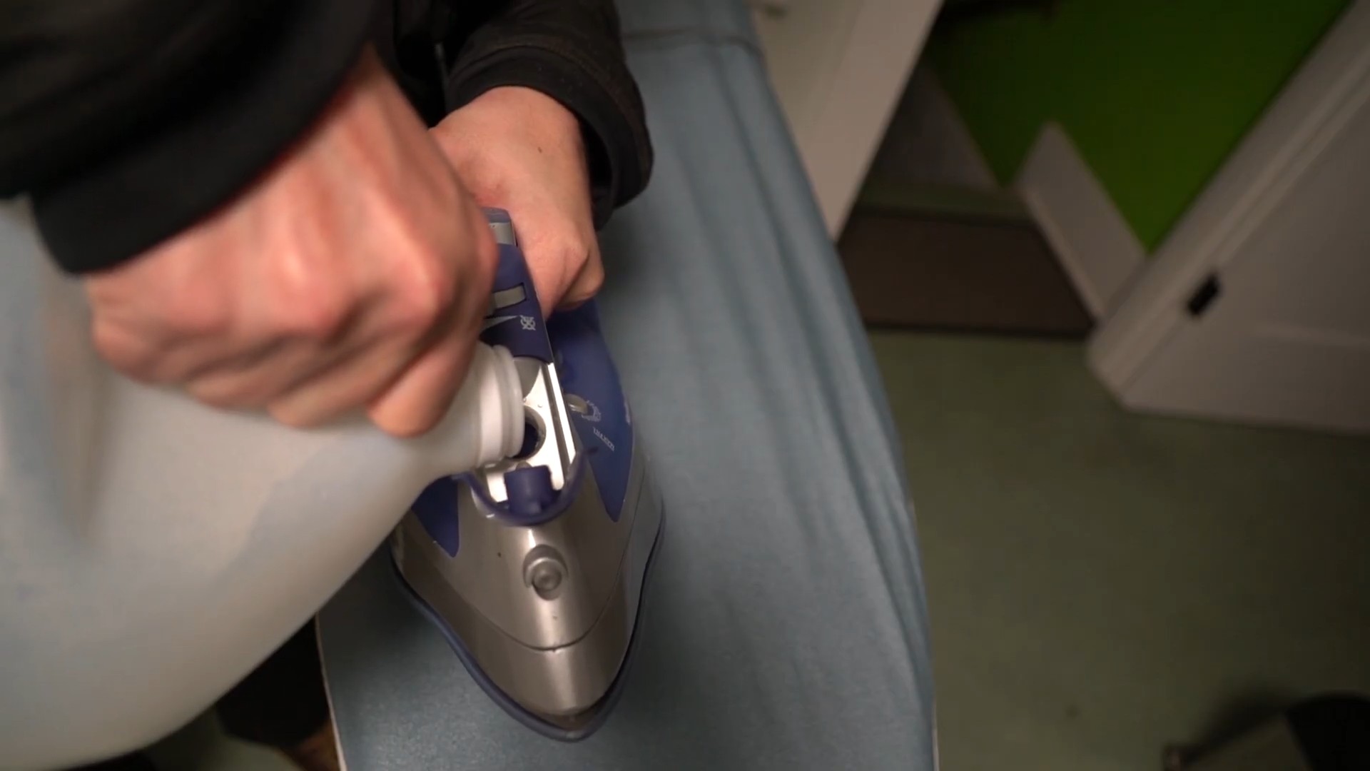 Vinegar hacks for cleaning