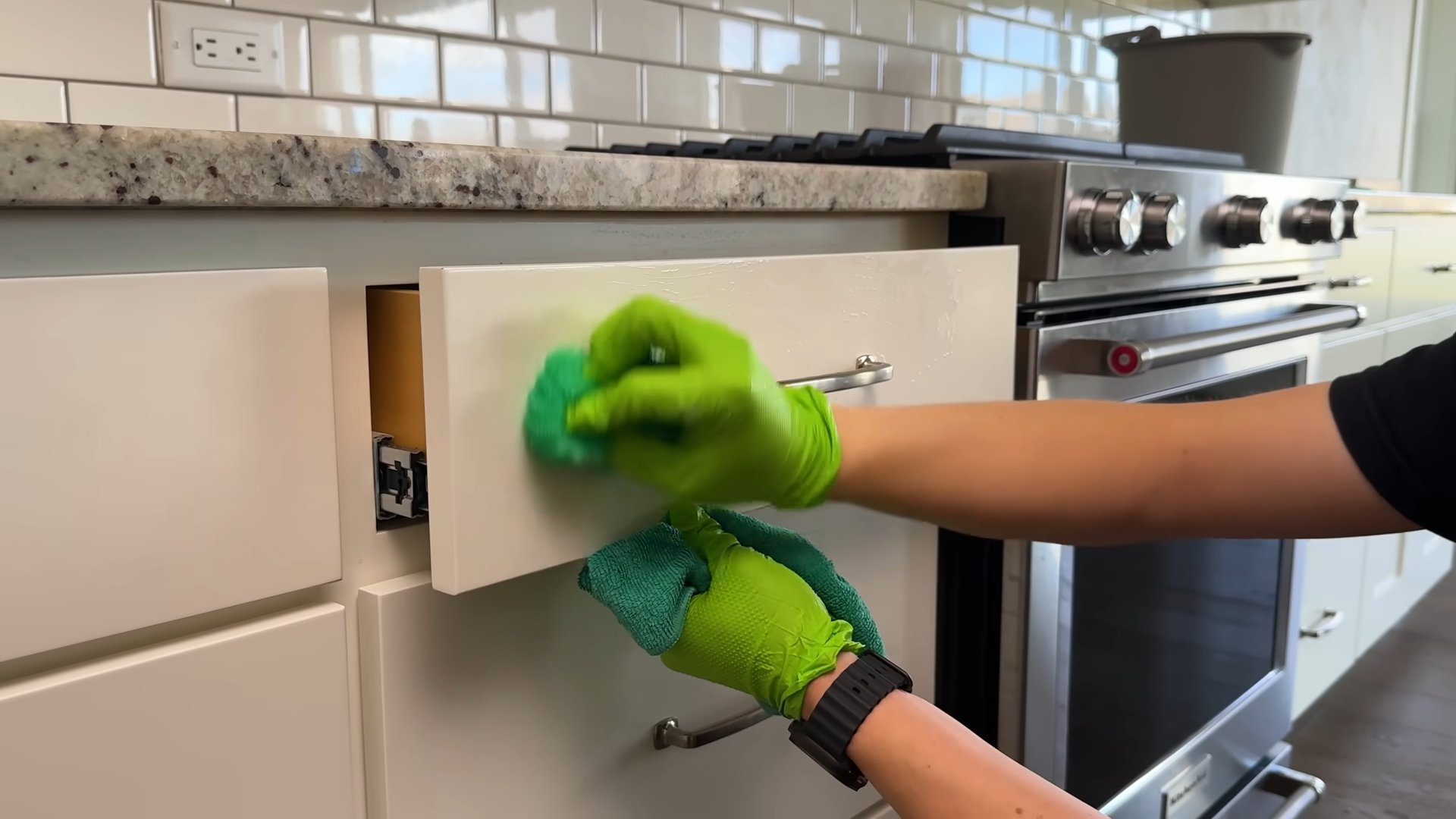 Clean Kitchen Cabinets